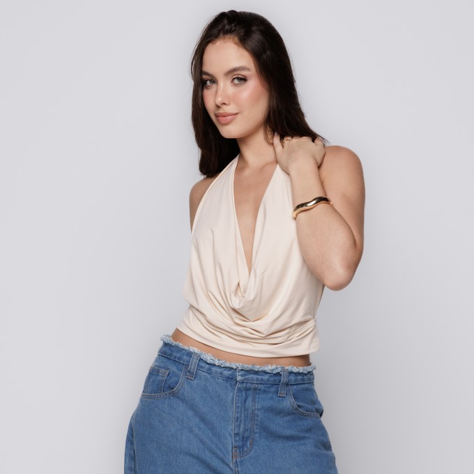 Blusa Frente Única com Decote Profundo Off