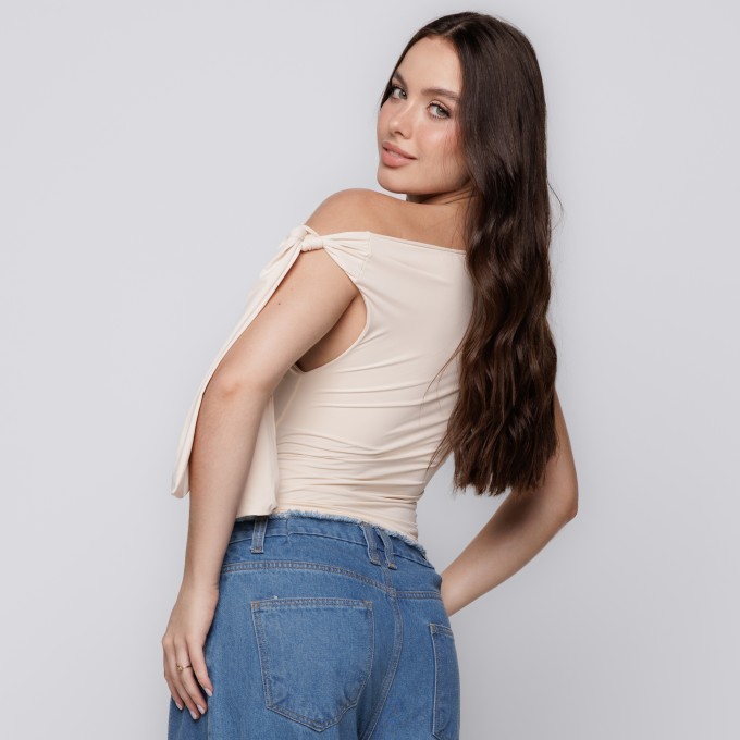 Blusa Ombro Único com Amarração Off White