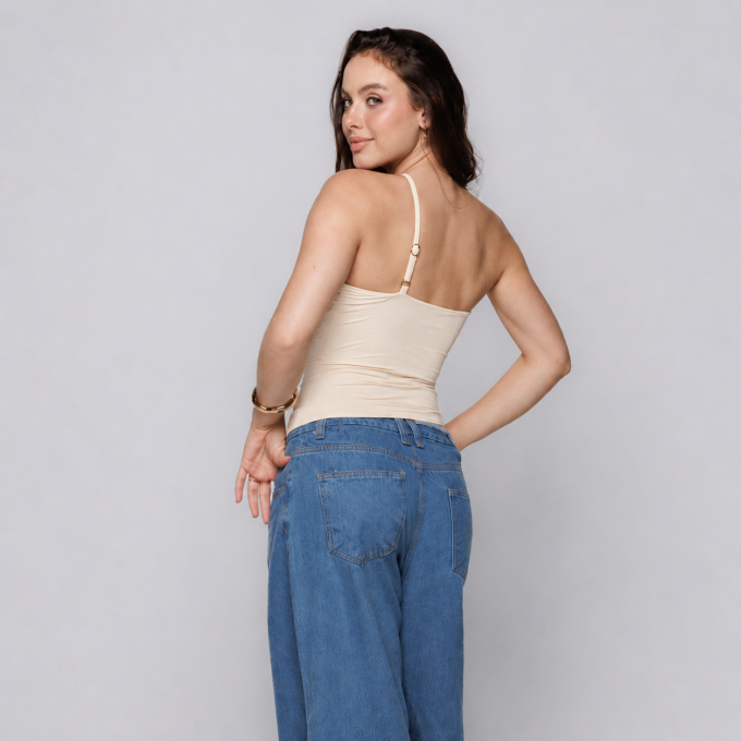 Blusa Um Ombro Só com Alça Fina Off White